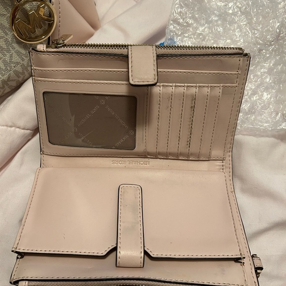 Michael Kors Beige and Blush Shoulder Bag Set - Picture 2 of 4